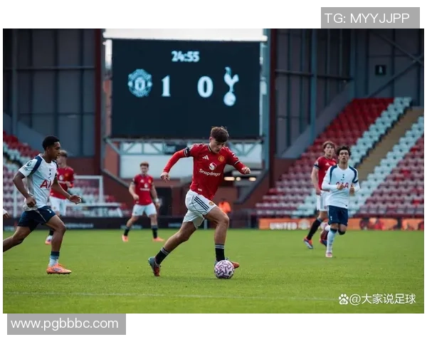 尤文图斯狂胜曼联五球帽子戏法引爆全场精彩瞬间回顾