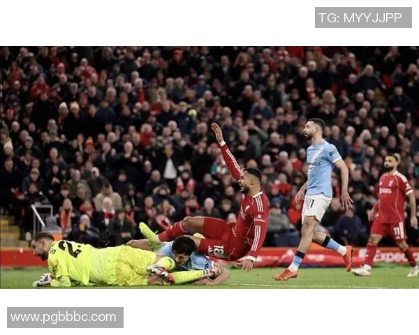 德甲精彩对决曼城与利物浦战成平局帽子戏法引发全场热潮解析